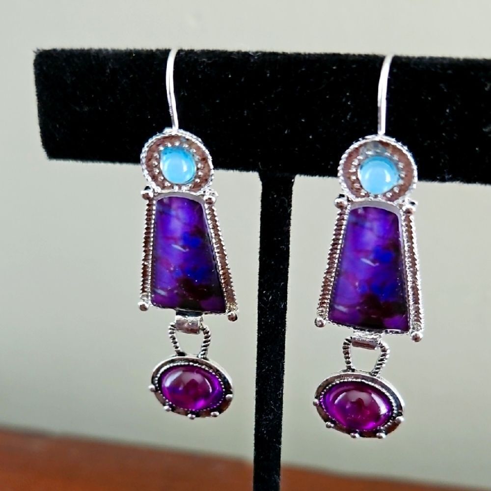 NWOT Geometric Shape Dangle Earrings